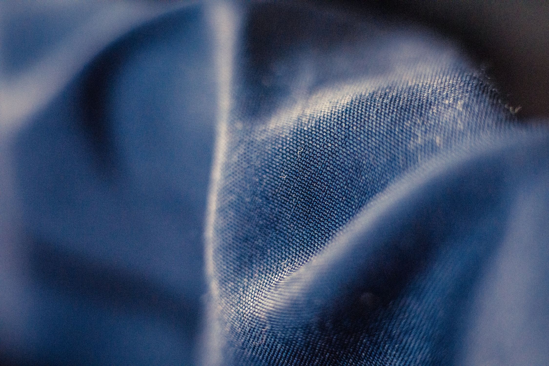 Blue fabric folds — reference photograph by Rafael Rodrigues, Pexels
